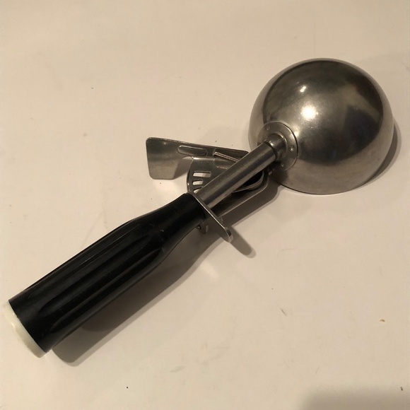 Hamilton Beach stainless steel ice cream scoop , large scoop, good condition - Picture 2 of 8